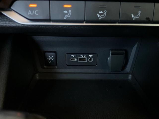 Photo of 2024 Super Black Nissan Sentra