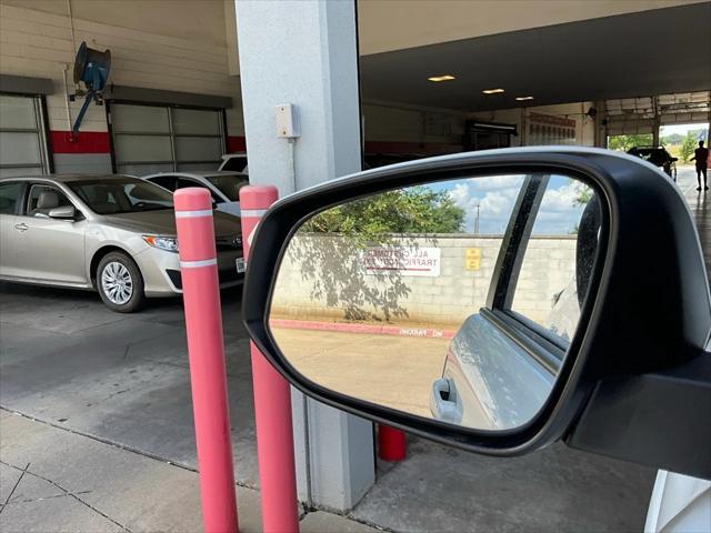 Photo of 2021 Super White Toyota 4Runner