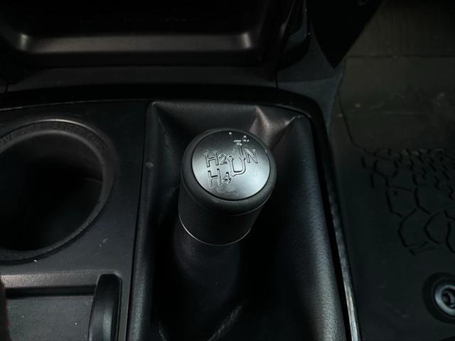 Photo of 2021 Super White Toyota 4Runner