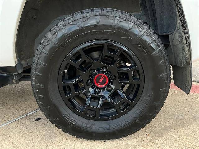 Photo of 2021 Super White Toyota 4Runner