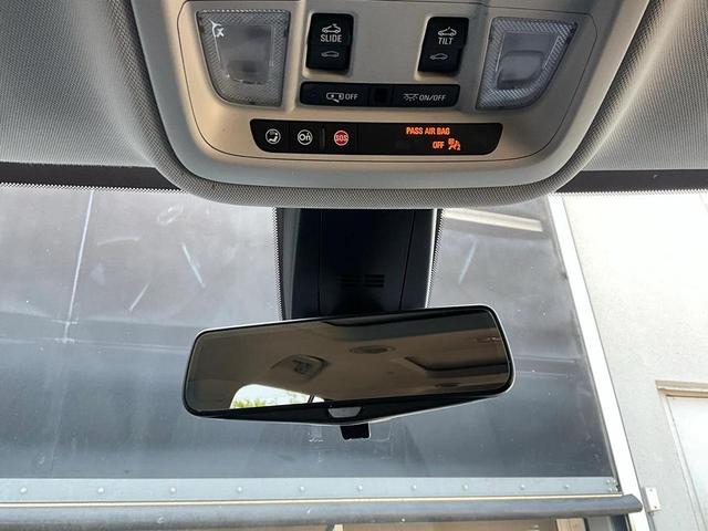 Photo of 2020 Summit White Chevrolet Traverse