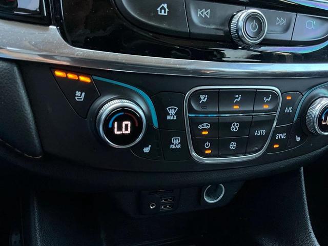 Photo of 2020 Summit White Chevrolet Traverse
