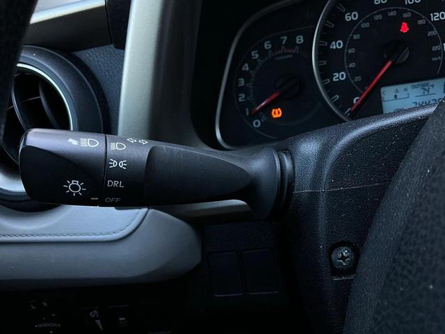 Photo of 2015 Magnetic Gray Metallic Toyota RAV4