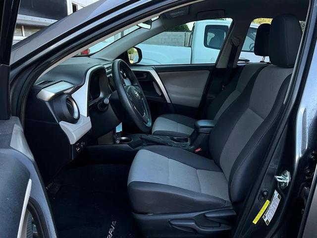 Photo of 2015 Magnetic Gray Metallic Toyota RAV4