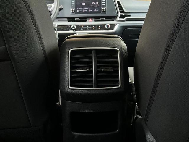 Photo of 2023 Snow White Pearl Kia Sportage