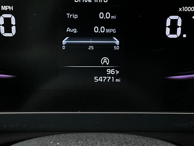 Photo of 2023 Snow White Pearl Kia Sportage