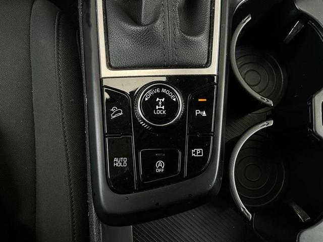 Photo of 2023 Snow White Pearl Kia Sportage
