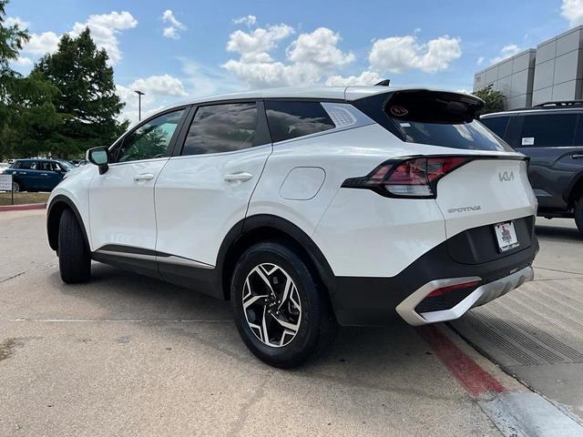 Photo of 2023 Snow White Pearl Kia Sportage