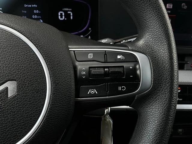 Photo of 2023 Snow White Pearl Kia Sportage