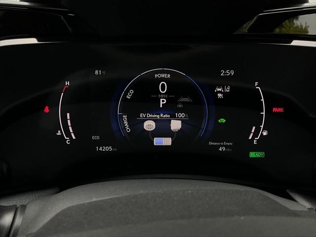 Photo of 2023 Eminent White Pearl Lexus NX 350h
