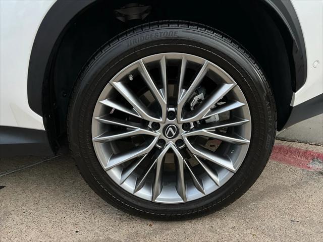 Photo of 2023 Eminent White Pearl Lexus NX 350h