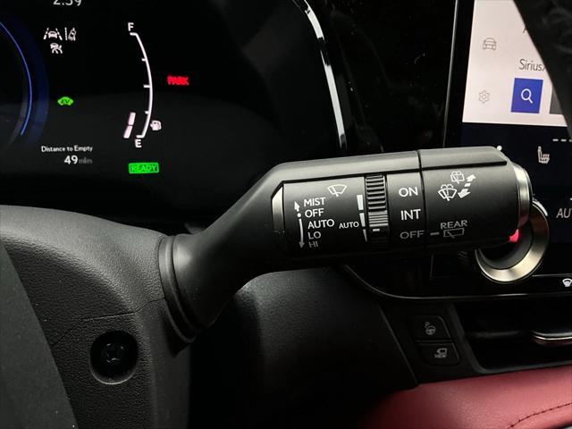 Photo of 2023 Eminent White Pearl Lexus NX 350h