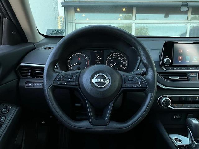 Photo of 2024 Gun Metallic Nissan Altima