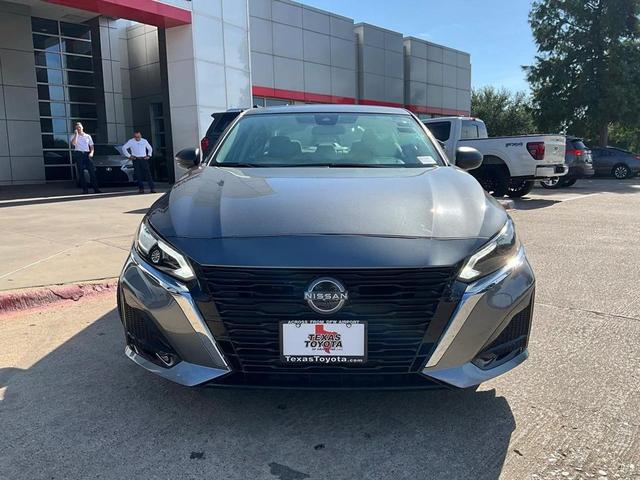 Photo of 2024 Gun Metallic Nissan Altima