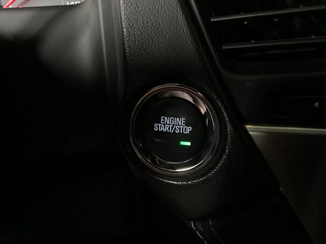 Photo of 2018 Summit White Chevrolet Tahoe
