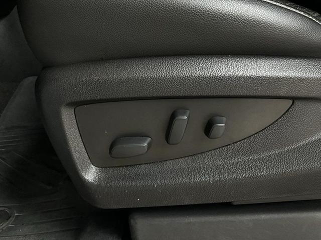 Photo of 2018 Summit White Chevrolet Tahoe