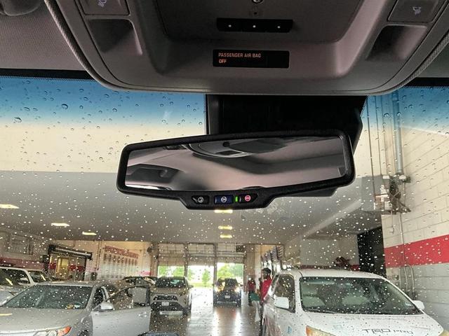 Photo of 2018 Summit White Chevrolet Tahoe