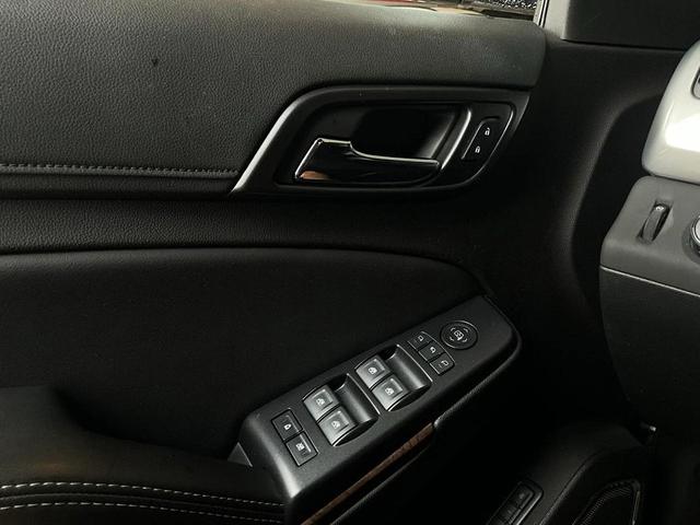 Photo of 2018 Summit White Chevrolet Tahoe