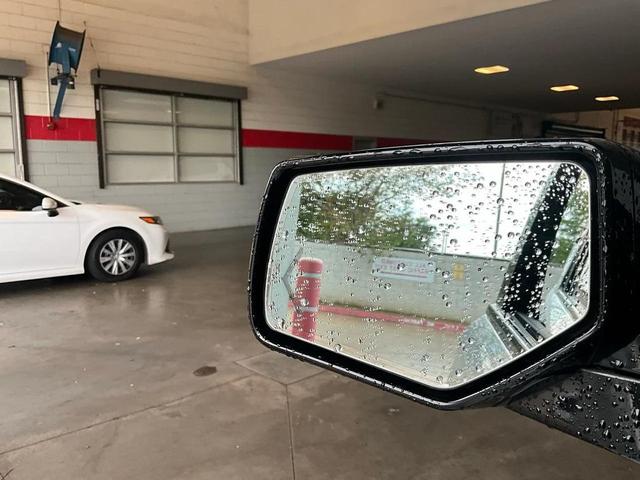 Photo of 2018 Summit White Chevrolet Tahoe