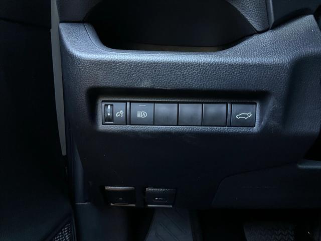Photo of 2022 Blizzard Pearl Toyota RAV4