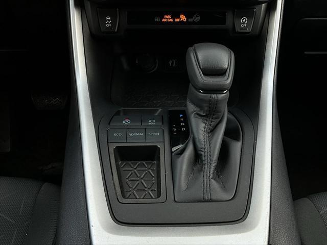 Photo of 2024 Ice Cap Toyota RAV4