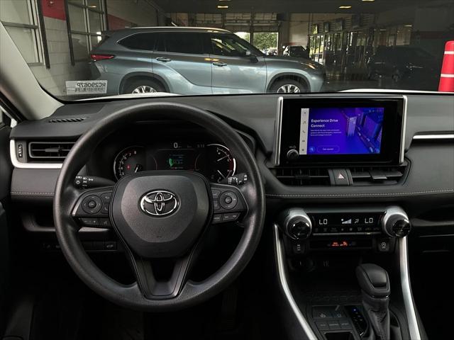 Photo of 2024 Ice Cap Toyota RAV4