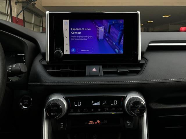 Photo of 2024 Ice Cap Toyota RAV4