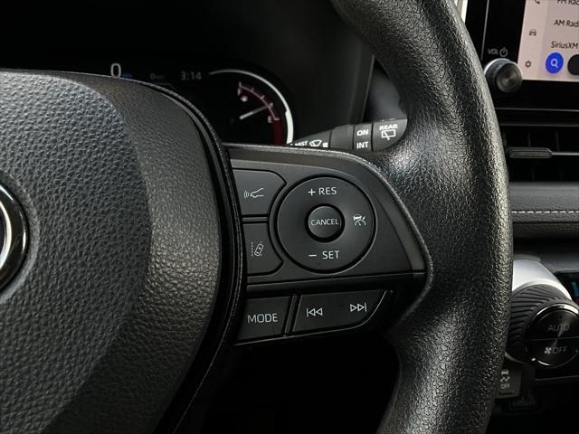 Photo of 2024 Ice Cap Toyota RAV4