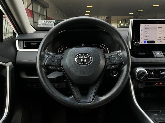 Photo of 2024 Ice Cap Toyota RAV4