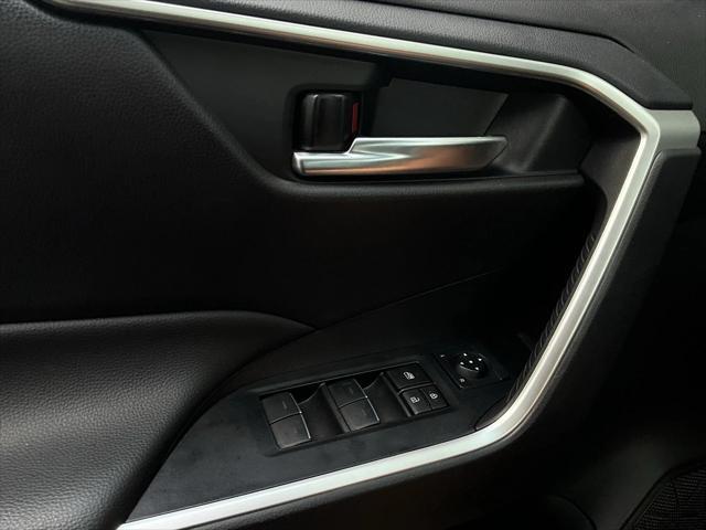 Photo of 2024 Ice Cap Toyota RAV4