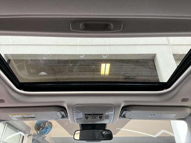Photo of 2024 Ice Cap Toyota RAV4