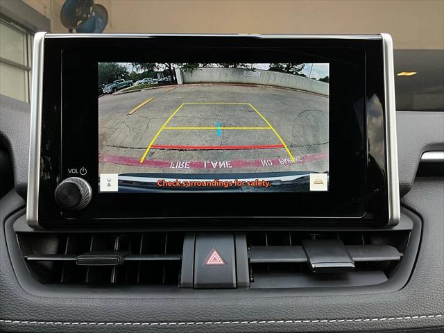 Photo of 2024 Ice Cap Toyota RAV4