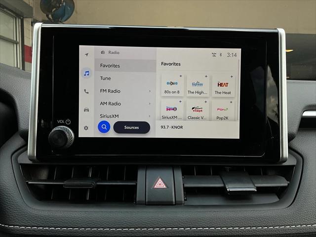 Photo of 2024 Ice Cap Toyota RAV4