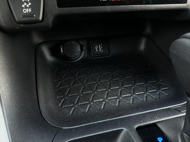 Photo of 2024 Ice Cap Toyota RAV4
