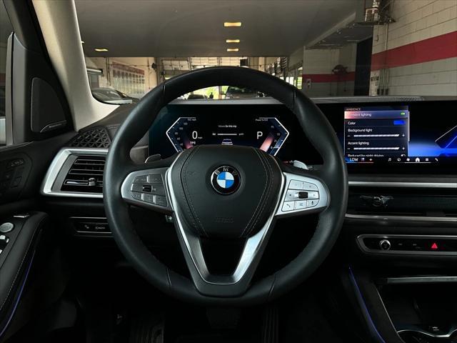 Photo of 2025 Alpine White BMW X7