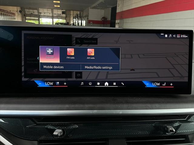 Photo of 2025 Alpine White BMW X7