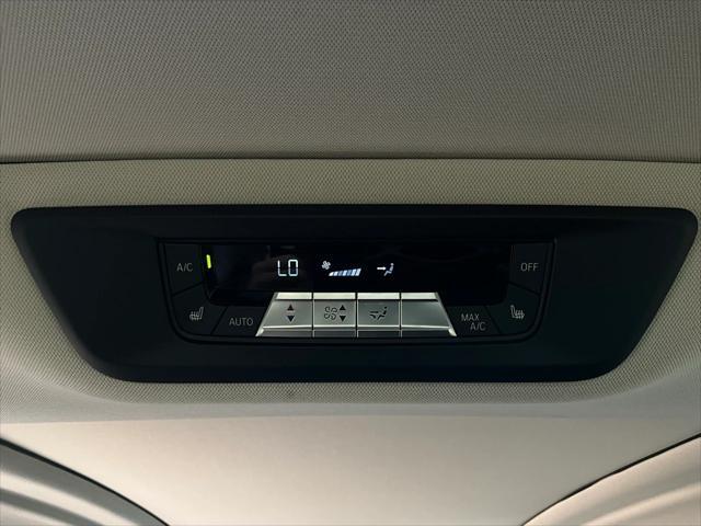 Photo of 2025 Alpine White BMW X7
