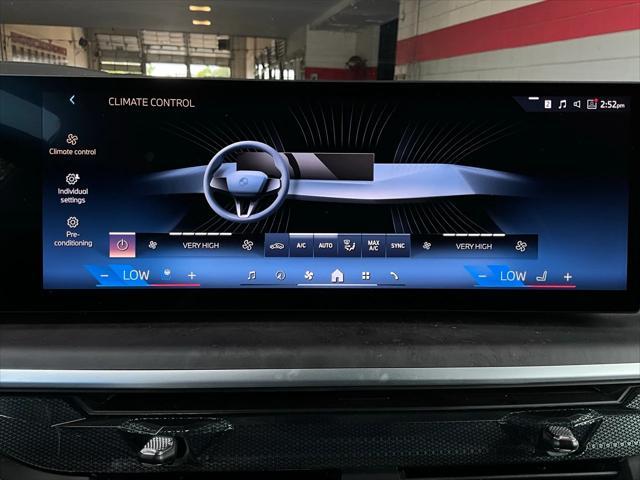 Photo of 2025 Alpine White BMW X7