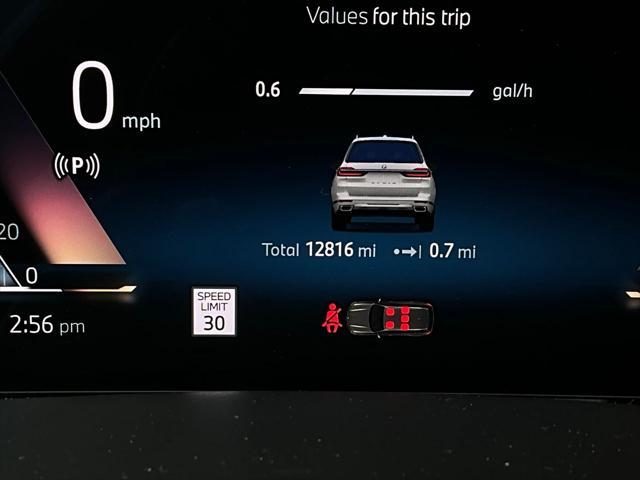 Photo of 2025 Alpine White BMW X7
