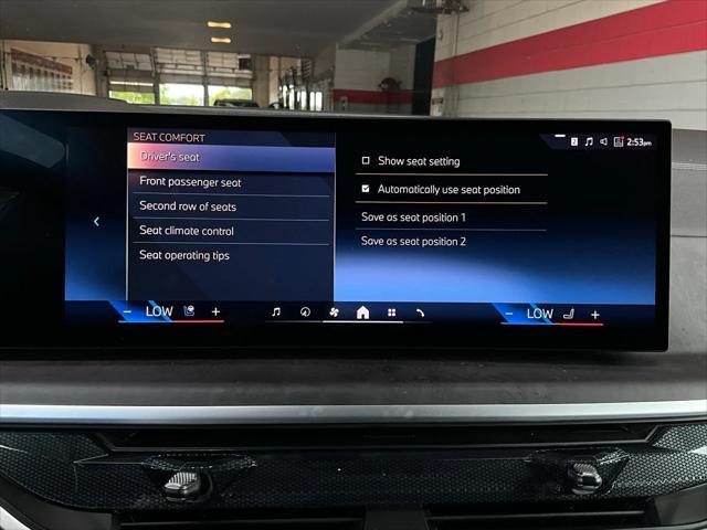 Photo of 2025 Alpine White BMW X7