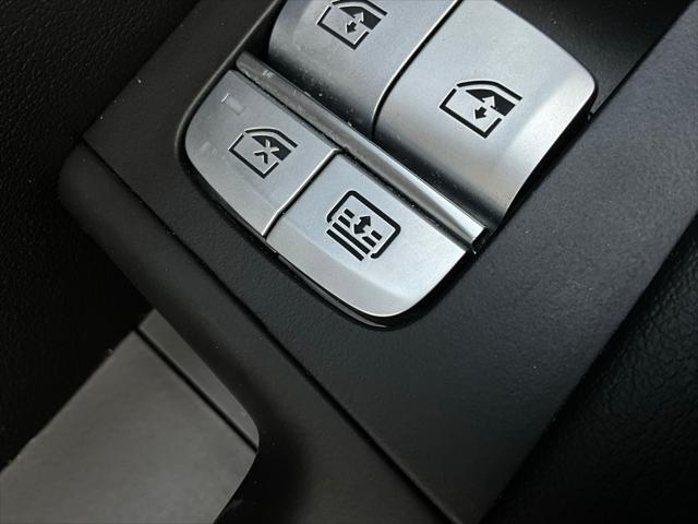 Photo of 2025 Alpine White BMW X7