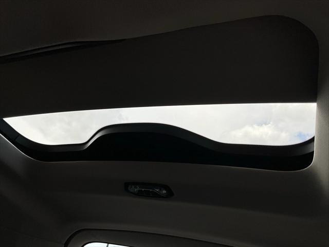 Photo of 2025 Alpine White BMW X7