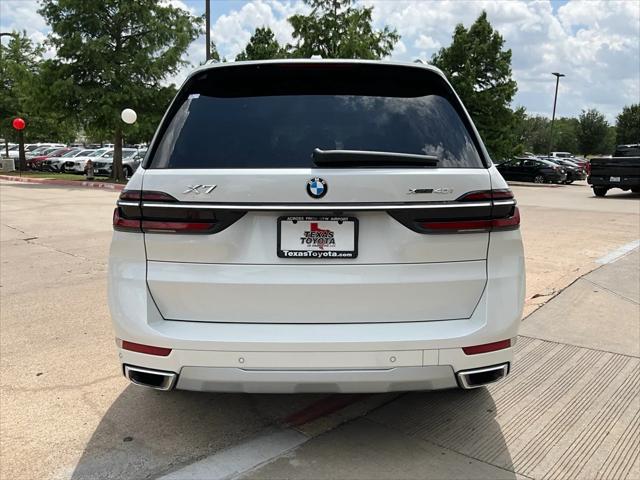Photo of 2025 Alpine White BMW X7