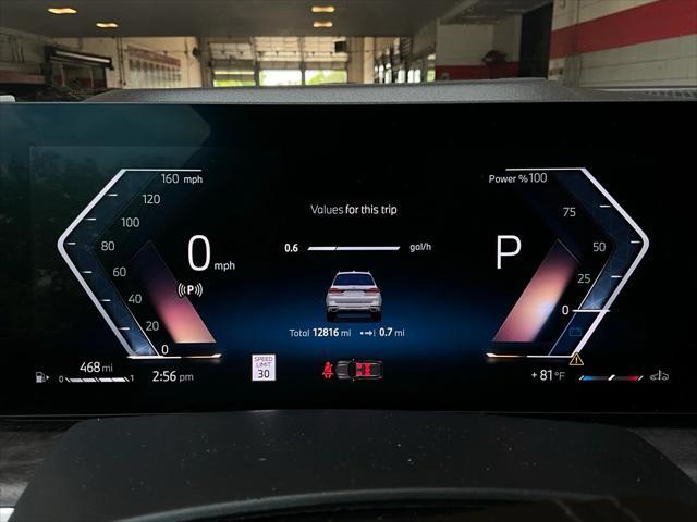 Photo of 2025 Alpine White BMW X7