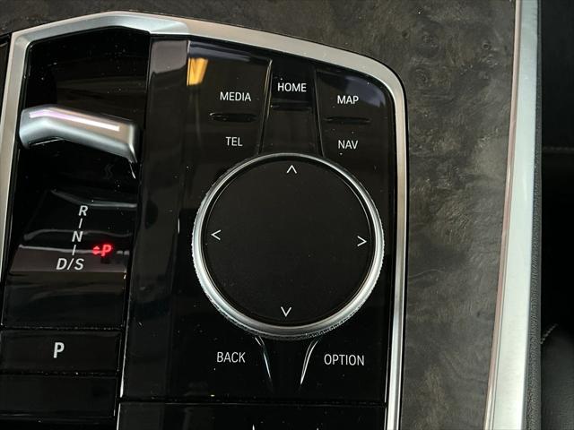 Photo of 2025 Alpine White BMW X7