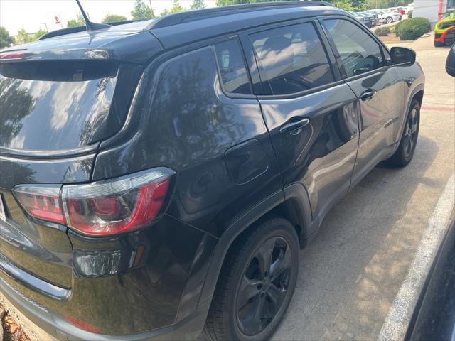 Photo of 2018 Diamond Black Crystal Pearlcoat Jeep Compass