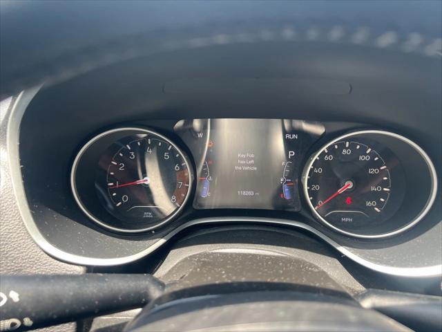 Photo of 2018 Diamond Black Crystal Pearlcoat Jeep Compass