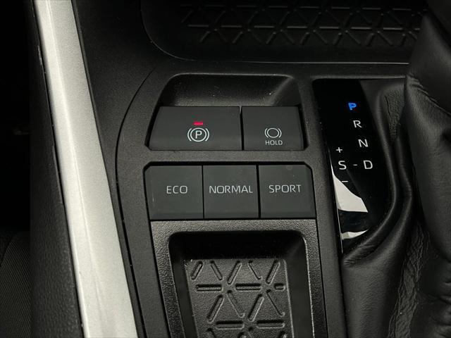Photo of 2024 Silver Sky Metallic Toyota RAV4