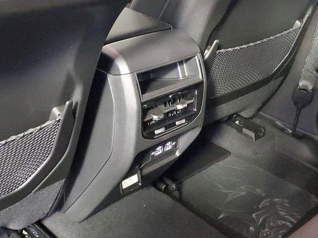 Photo of 2025 Bright White Clearcoat Jeep Grand Cherokee