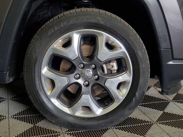 Photo of 2020 Granite Crystal Metallic Clearcoat Jeep Compass